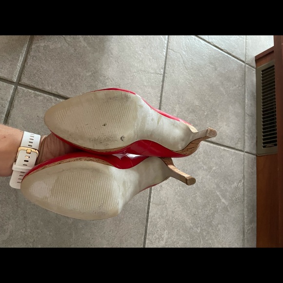 Women Heels - Picture 4 of 4